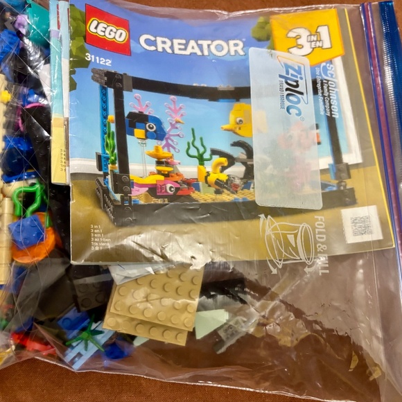 Pre-assembled LEGO CREATOR 3in1 "Fish Tank" 31122 ALL PIECES & manuals included. - Picture 6 of 6